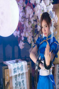 美女被扒开屁股进去内内脱了